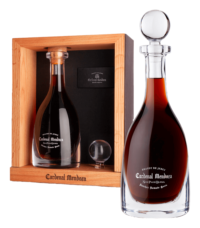Бренди де Херес Solera Gran Reserva Non Plus Ultra Cardenal Mendoza · в подарочной упаковке